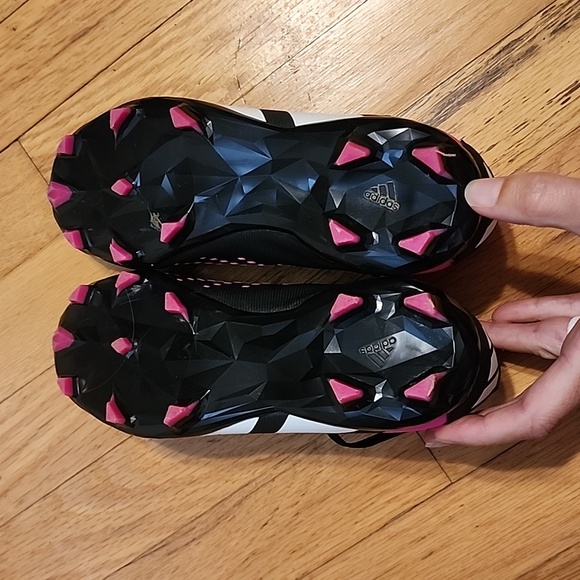Adidas pink and black soccer cleats - Picture 4 of 4